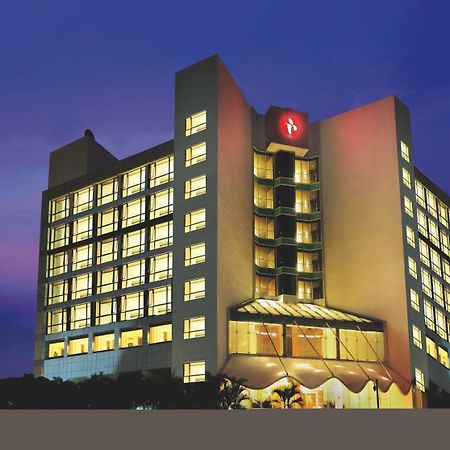 Ramada By Wyndham Navi Mumbai Hotel Екстериор снимка
