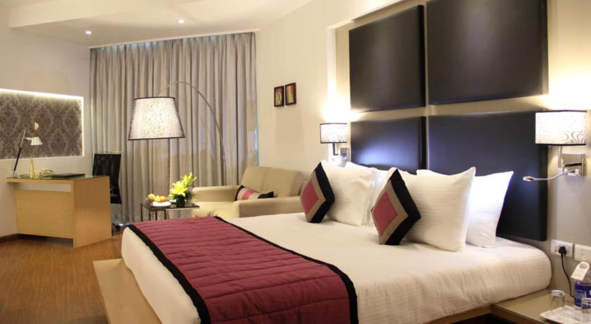 Ramada By Wyndham Navi Mumbai Hotel Екстериор снимка