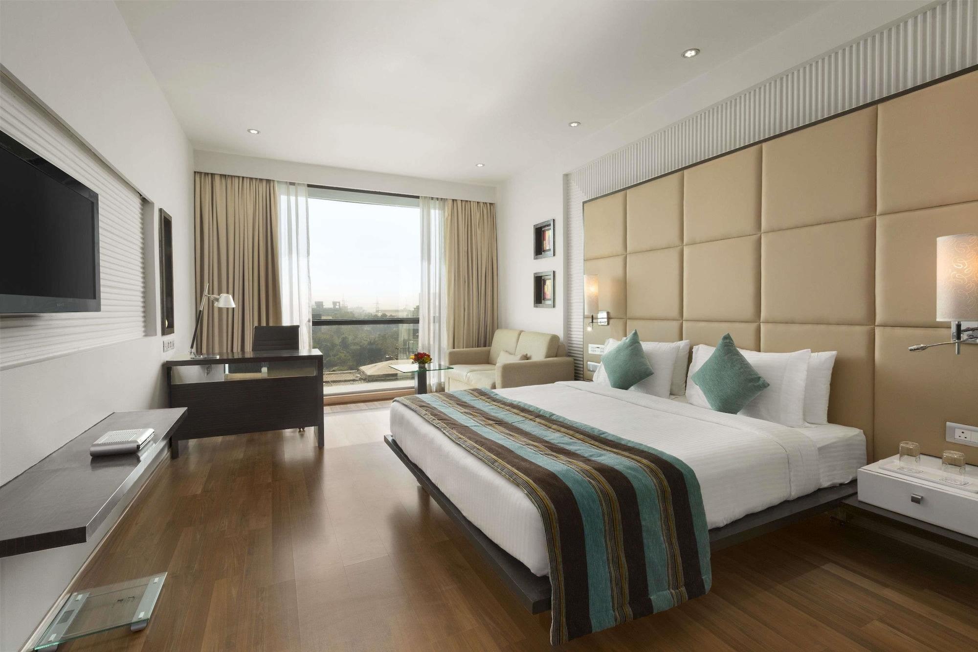 Ramada By Wyndham Navi Mumbai Hotel Екстериор снимка