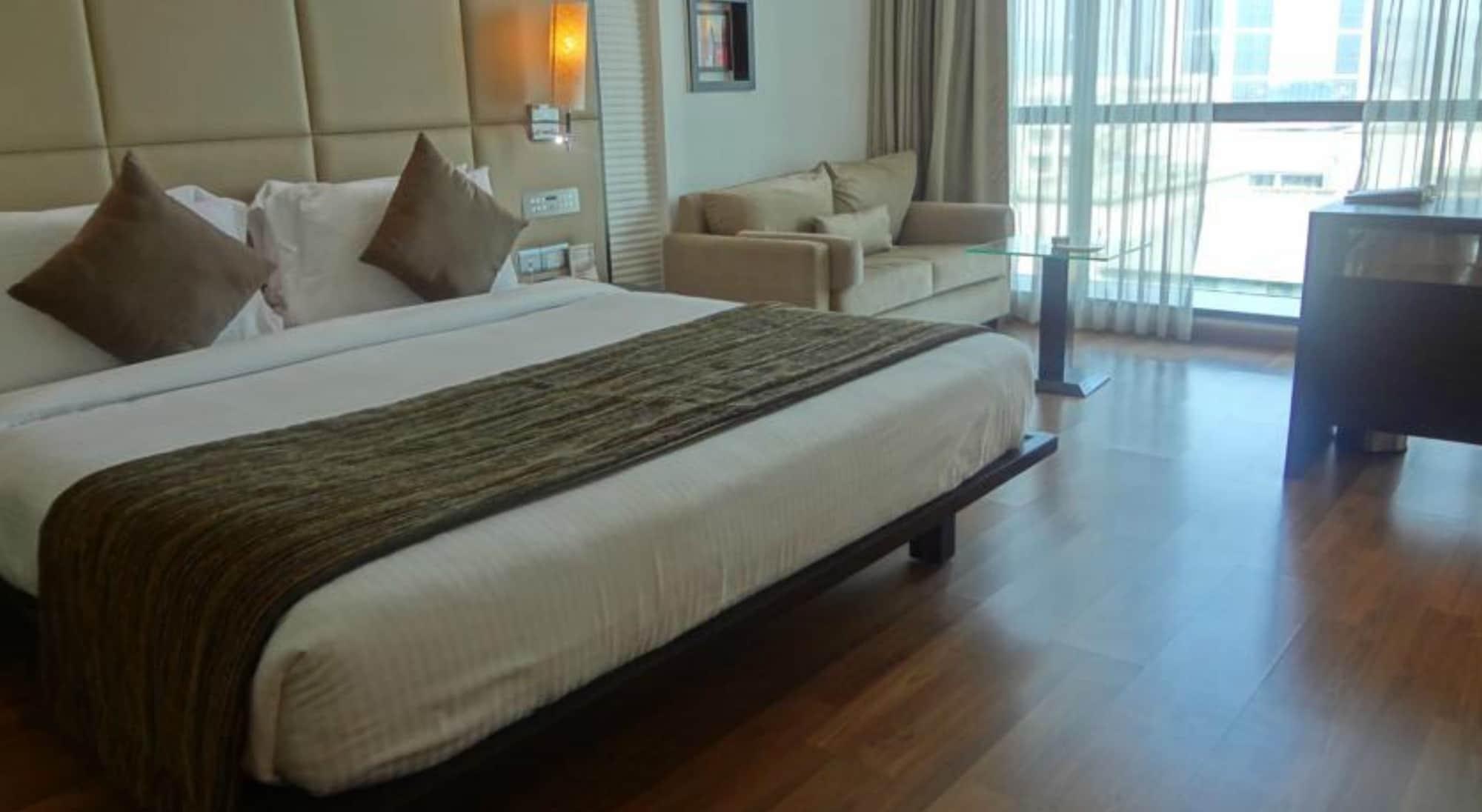 Ramada By Wyndham Navi Mumbai Hotel Екстериор снимка