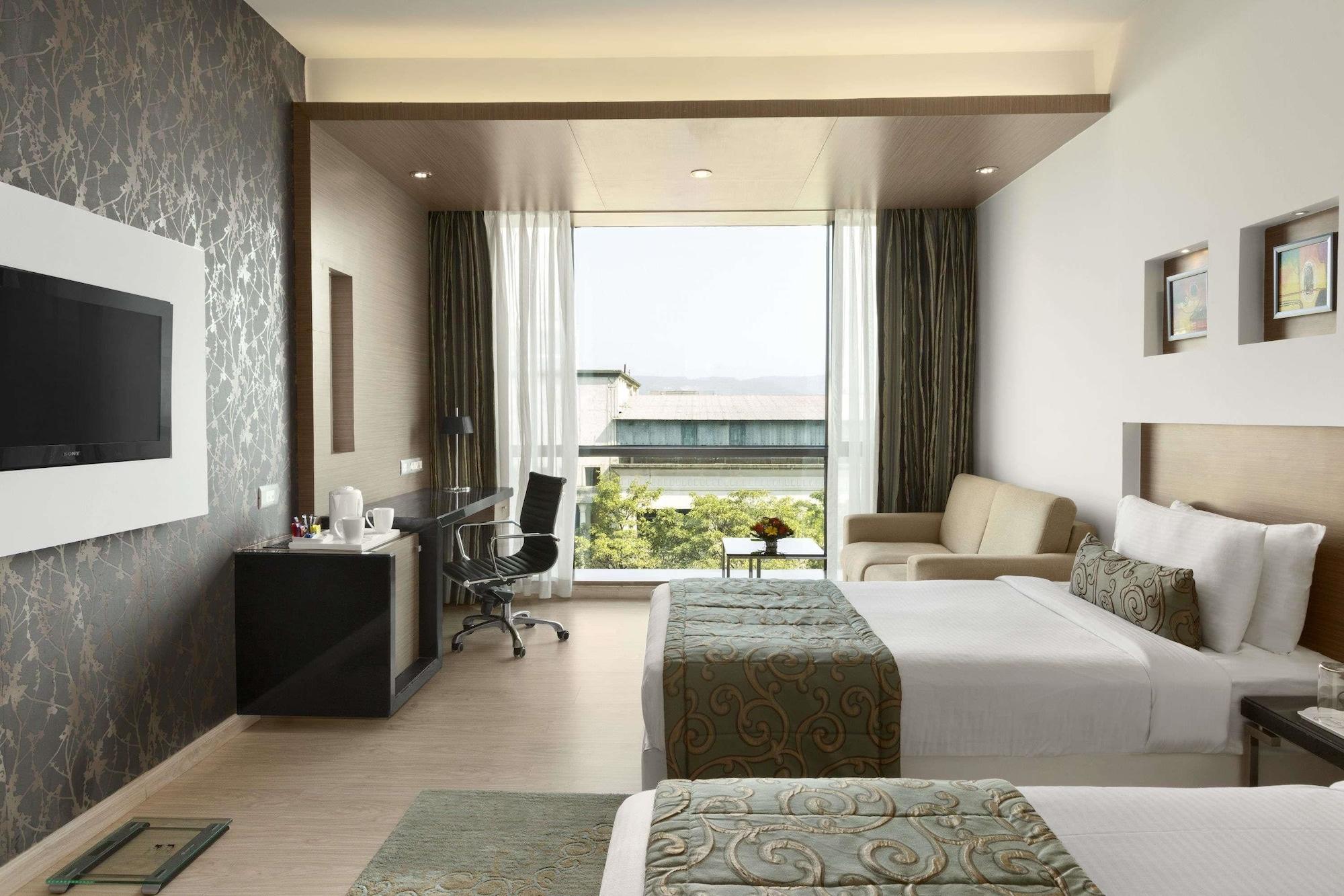 Ramada By Wyndham Navi Mumbai Hotel Екстериор снимка