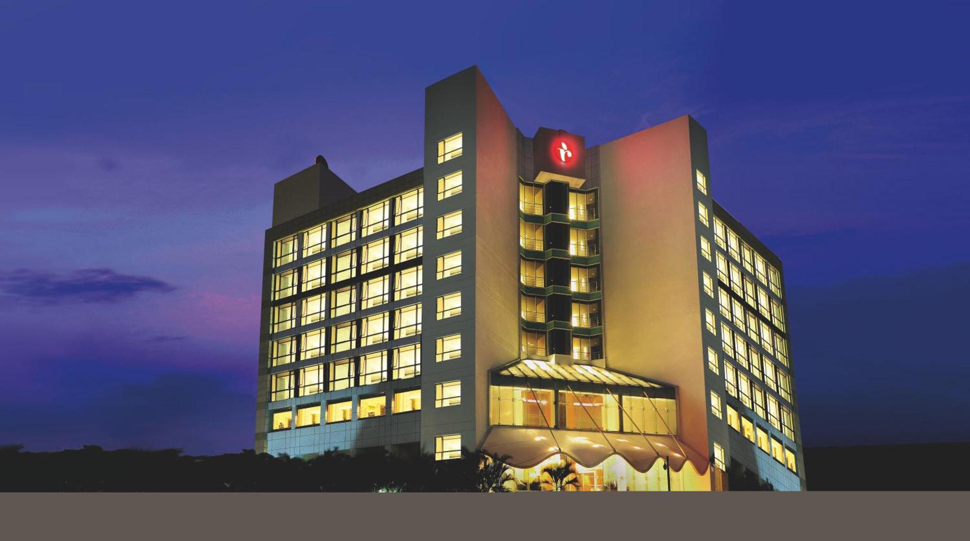 Ramada By Wyndham Navi Mumbai Hotel Екстериор снимка