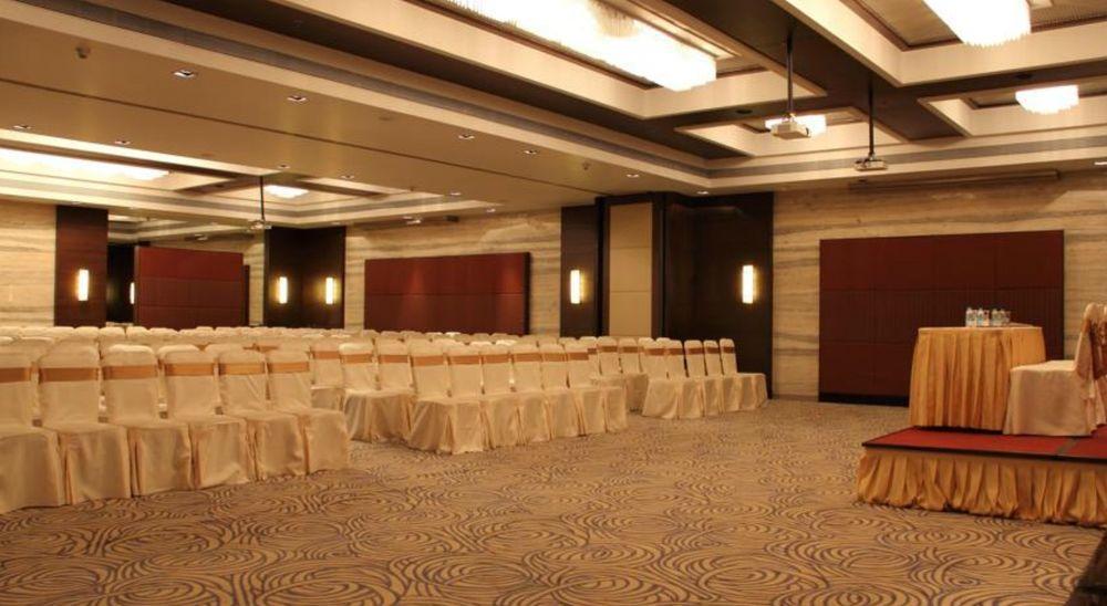 Ramada By Wyndham Navi Mumbai Hotel Екстериор снимка
