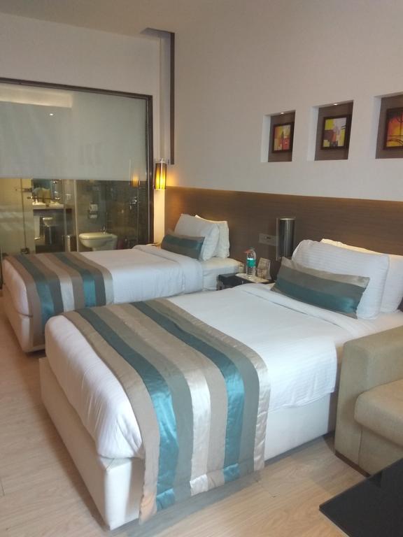 Ramada By Wyndham Navi Mumbai Hotel Екстериор снимка