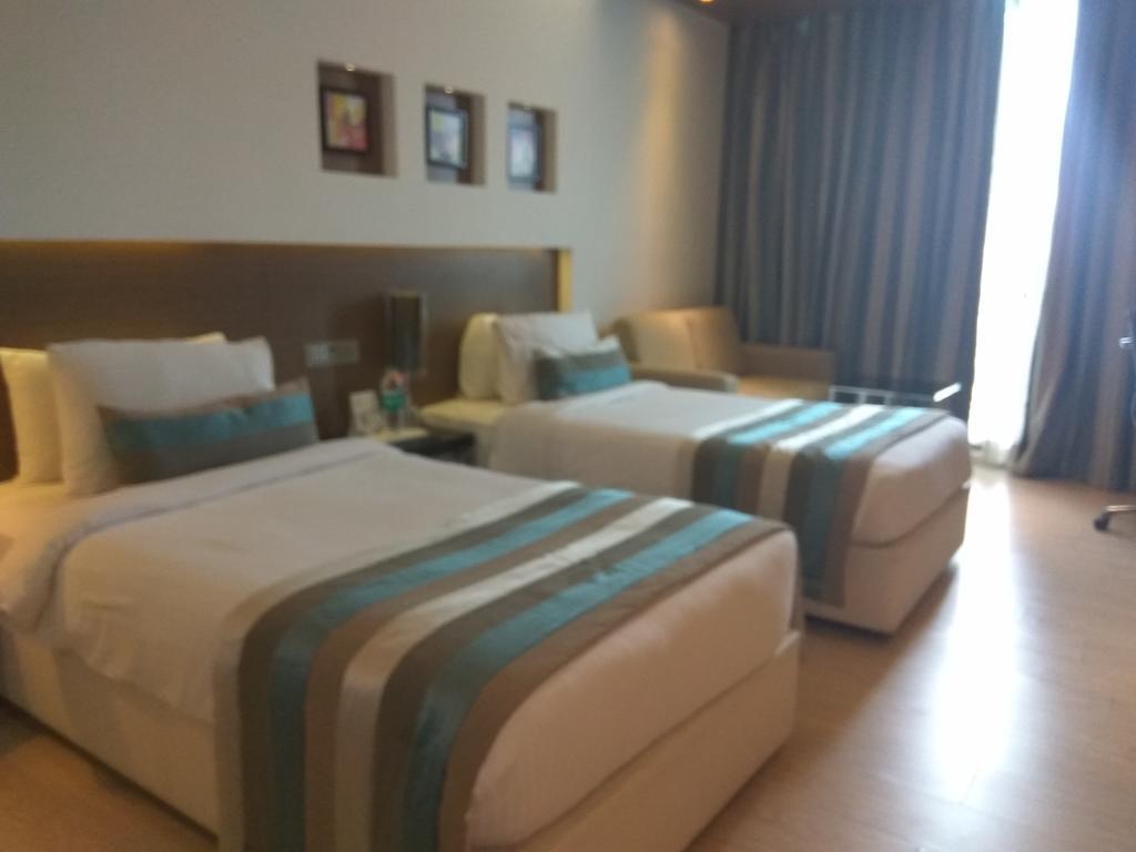 Ramada By Wyndham Navi Mumbai Hotel Екстериор снимка