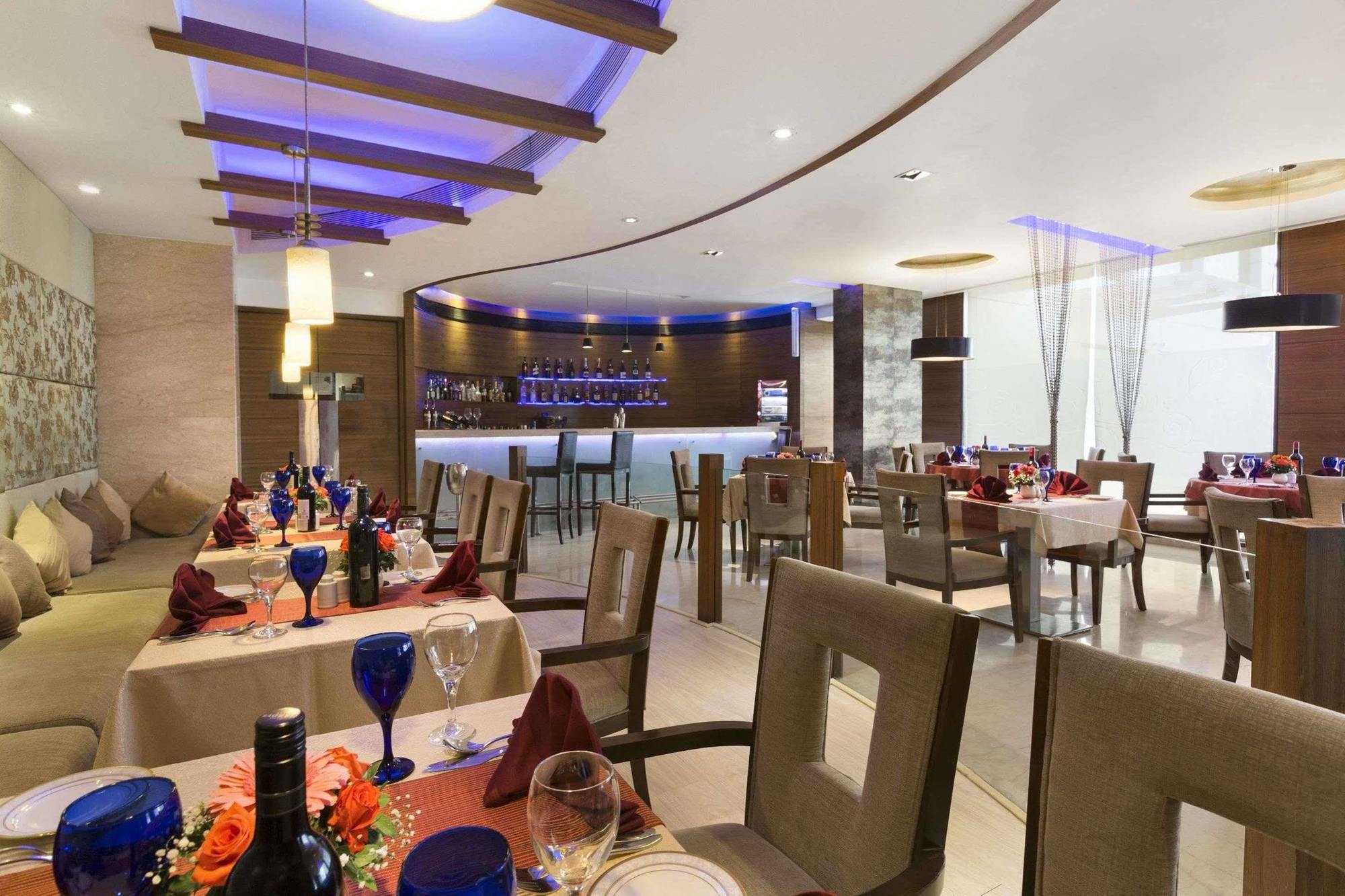 Ramada By Wyndham Navi Mumbai Hotel Екстериор снимка