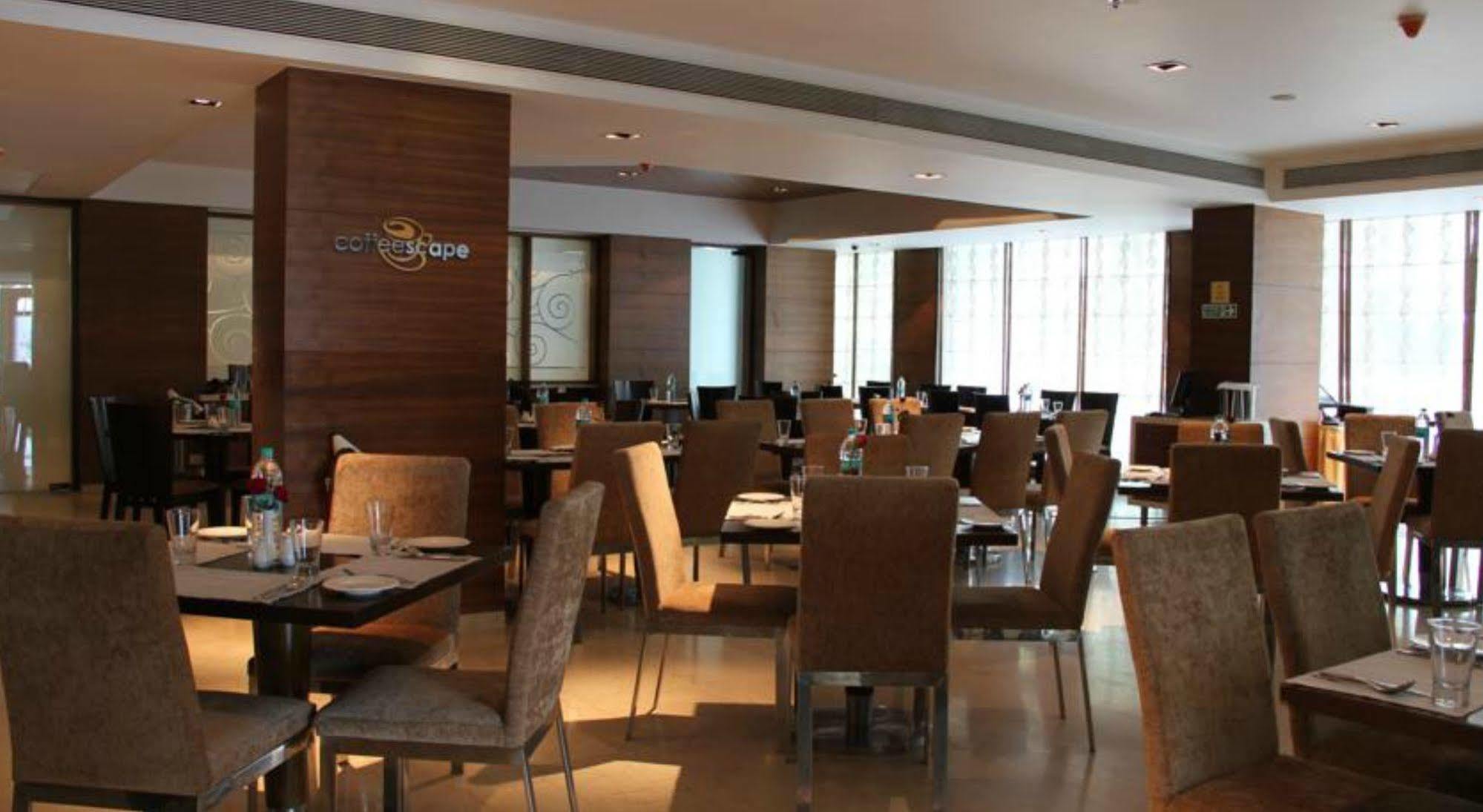 Ramada By Wyndham Navi Mumbai Hotel Екстериор снимка