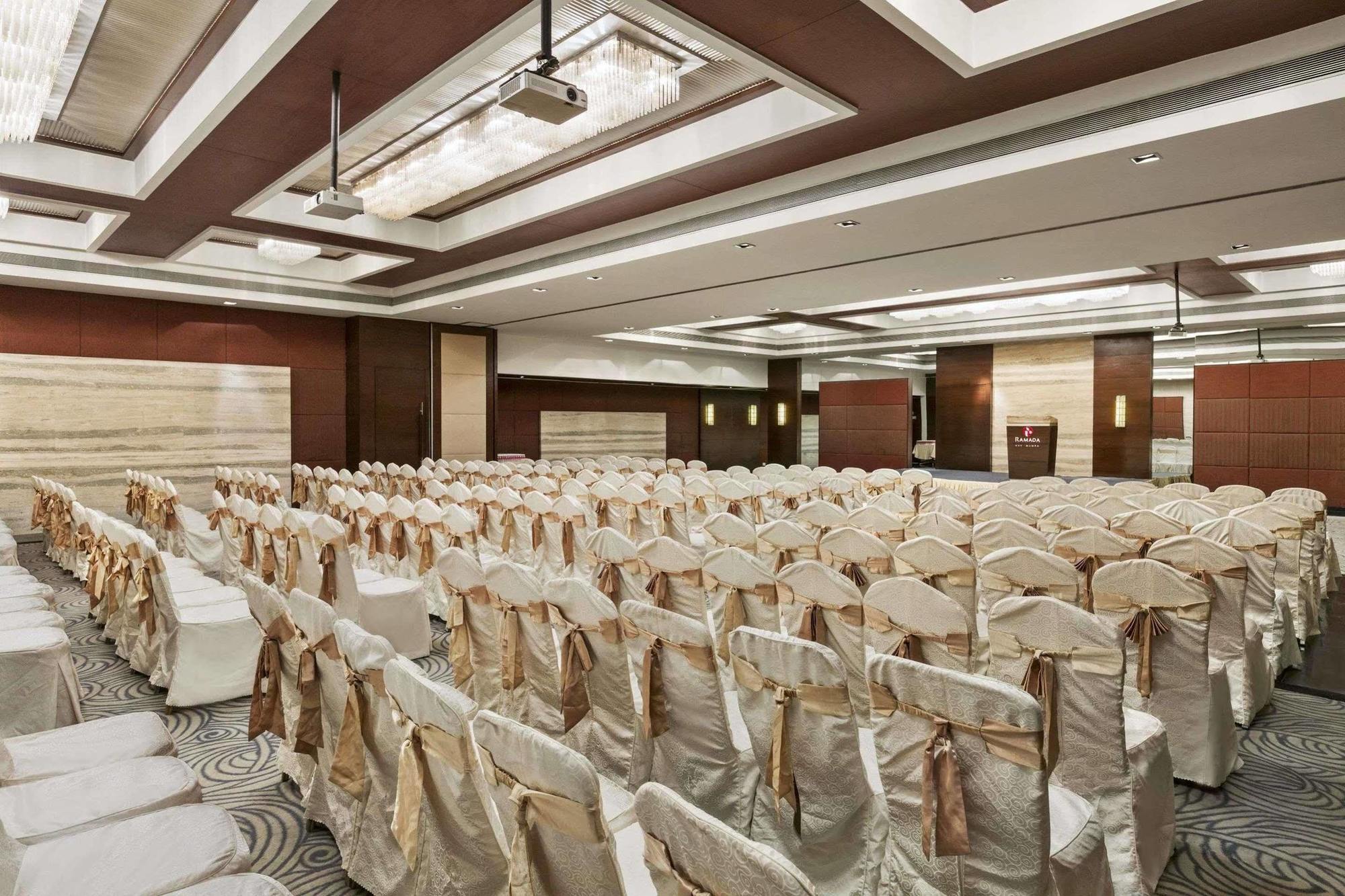 Ramada By Wyndham Navi Mumbai Hotel Екстериор снимка